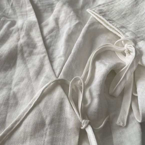 Moon River Linen wrap blouse longsleeve - Picture 3 of 4